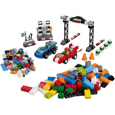 Ралли на гоночных автомобилях Lego Juniors